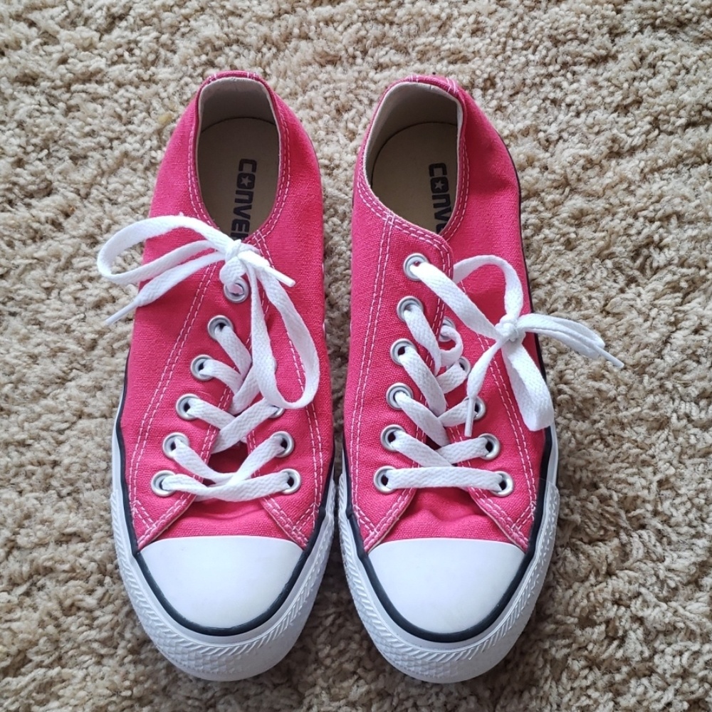 Pink womens size 7 converse